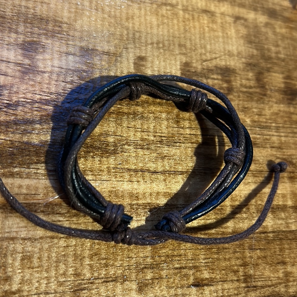 Leather bracelet - Picture 3 of 3